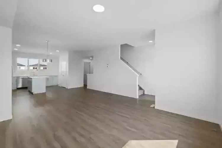 3 Bed 2.5 Bath Townhouse in Leduc - Modern, Spacious, and Family-Friendly
