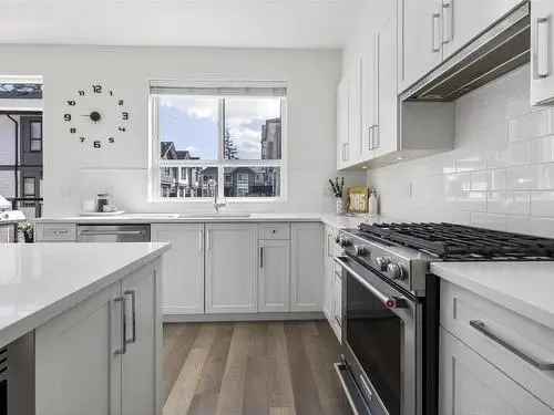 4 Bed 4 Bath Townhouse For Sale in Surrey BC