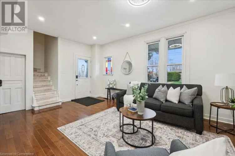 Charming 3-Bedroom 2-Storey Home Low Maintenance
