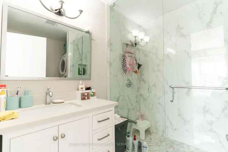 1740 Sq Ft Freehold Townhome in Mississauga 2 Kitchens Finished Basement