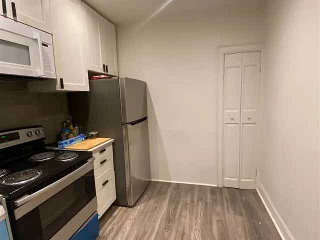 3 Bed 2 Bath House In Oakwood Village