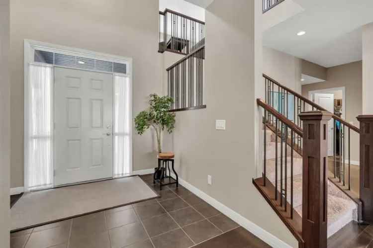 House For Sale in Calgary, Alberta