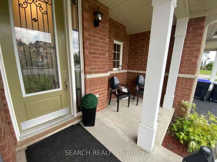 Rent Spacious Three Bedroom Townhouse in Prime Location with Fenced Yard