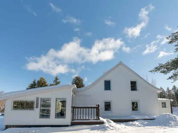 One-and-a-half-storey house for sale, 1725, Route du Fleuve, Les Éboulements - Proprio Direct