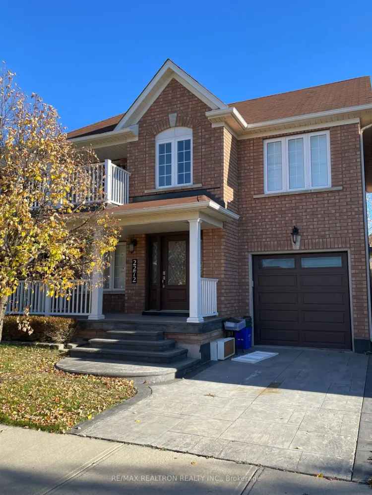 House For Sale in Oakville, Ontario