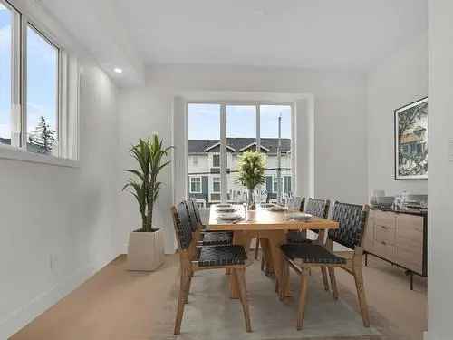 Townhouse For Sale In Surrey Grandview Corners