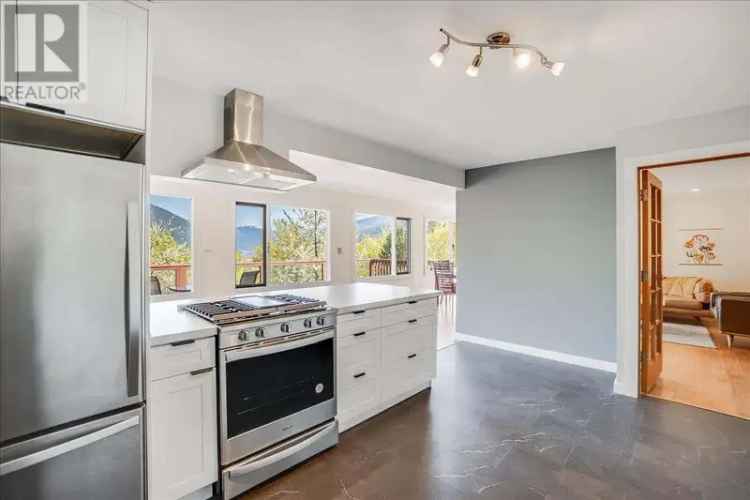 Rosemont Home Stunning Views Newly Renovated 4 Bed 3 Bath