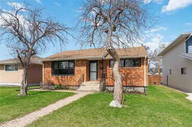 East Kildonan Brick Bungalow 3 Bed 2 Bath 2 Garages