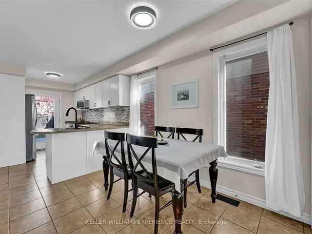 Devonleigh Harrington Model Home Stunning Open Concept Kitchen Updated Appliances