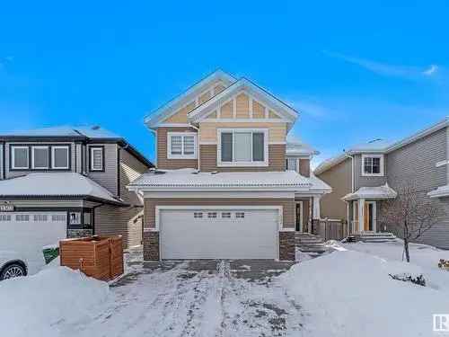 Family Home in Laurel Edmonton with Finished Basement and Double Garage