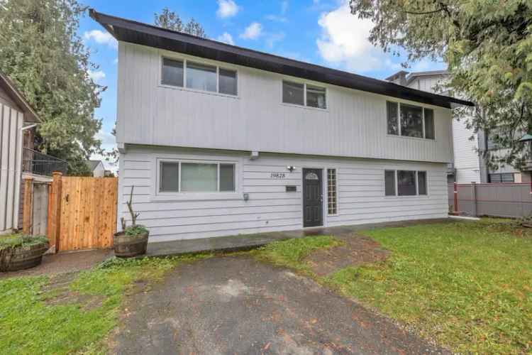 19828 54 Avenue in Langley: Langley City House for sale : MLS®# R2964273