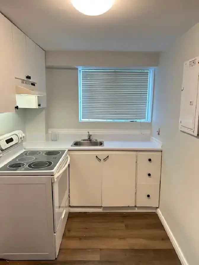 Rent 2 ½ Apartment in Dorval with Renovated Features