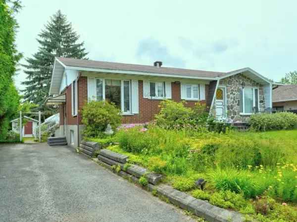 Renovated 3-Bedroom Bungalow Near Amenities