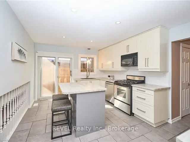 4 Bedroom 3 Bathroom Family Home in St Catharines