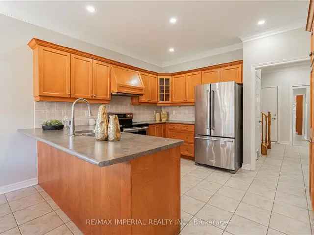 House For Sale in Vaughan, Ontario