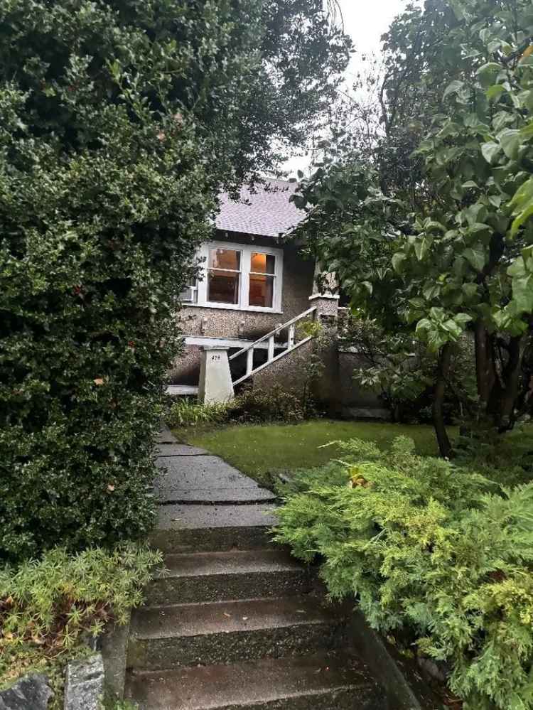 A $1,590,000.00 House/Single Family with 4 bedrooms in Uptown NW, New Westminster