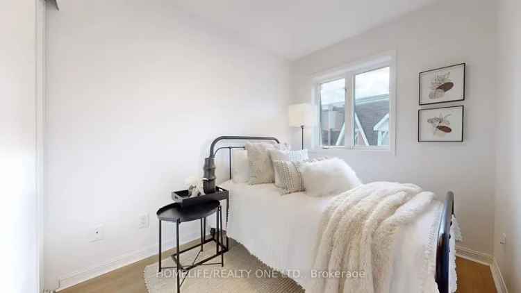 King West Queen West Townhome 1000 sq ft Rooftop Terrace Parking