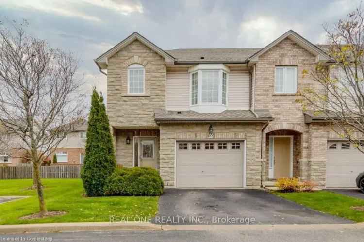 Rent Executive Townhome with 3 Bedrooms in Ancaster Meadowlands