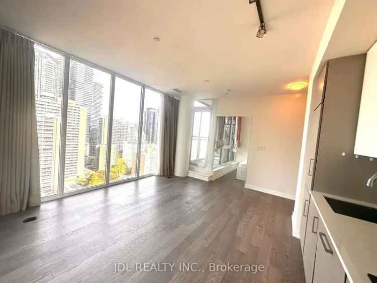 House For Rent in 17, Dundonald Street, Toronto, Ontario