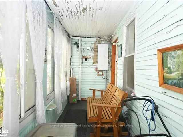 Quaint Bay Street Home Near Downtown Parry Sound