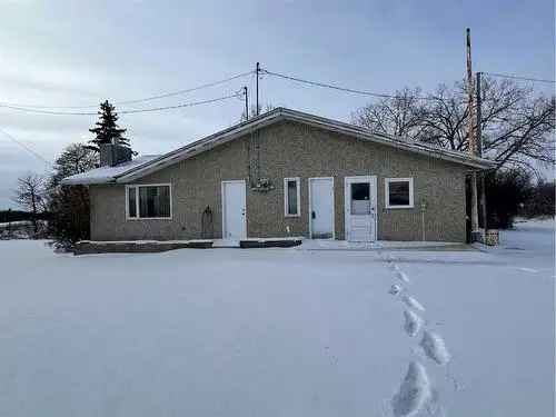 18.66 Acre Rural Red Deer County Home 3 Beds 2 Baths