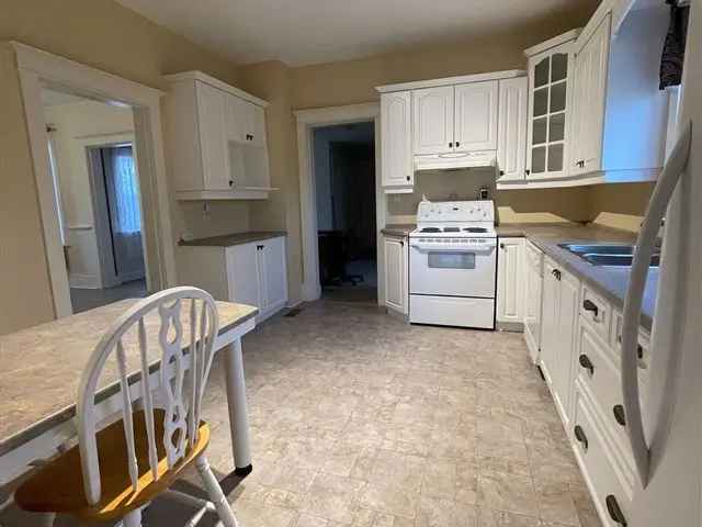 House For Rent in Kawartha Lakes, Ontario