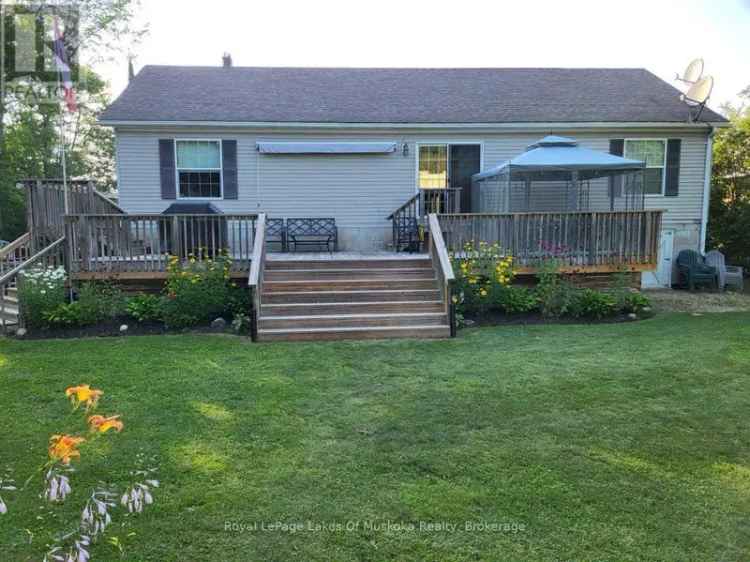 3 Bedroom Waterfront Home on Magnetawan River Burk's Falls