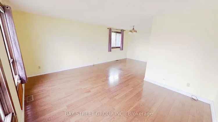 7 Bedroom Family Home in North End Charming Backsplit