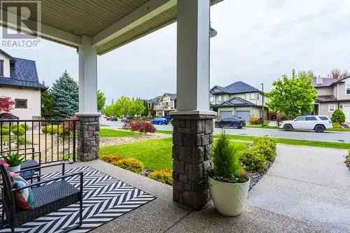 Kettle Valley Gem 4100+ Sq Ft 5 Bed 3 Bath Home Private Pool Lake Views