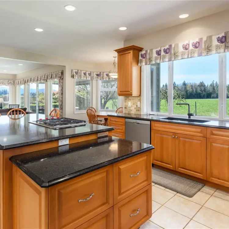 Stunning View Home 3483sf 3 Beds Gourmet Kitchen Detached Garage RV Parking
