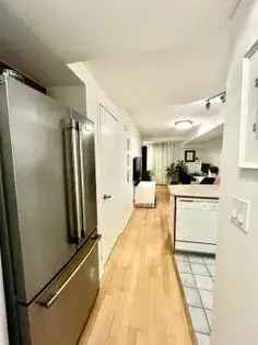 2 rooms apartment of 243 m² in Toronto