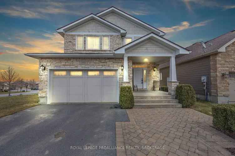 Executive 2-Storey Home in Westgate Village