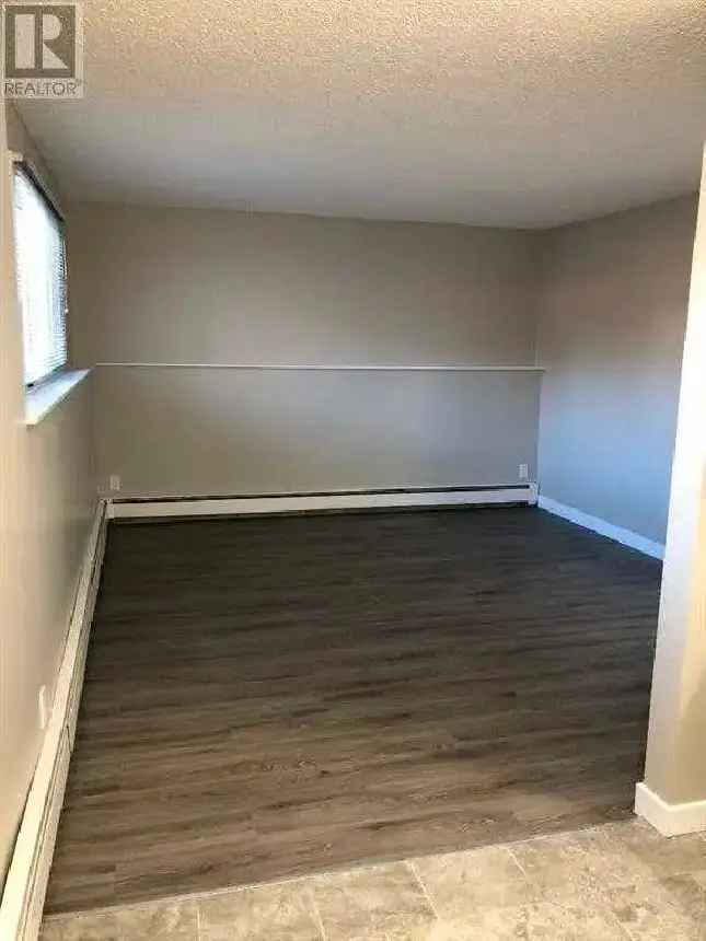 Rent Apartment in Southwood with Renovations and Amenities