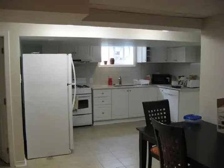 Spacious Private Room near Carleton U and uOttawa