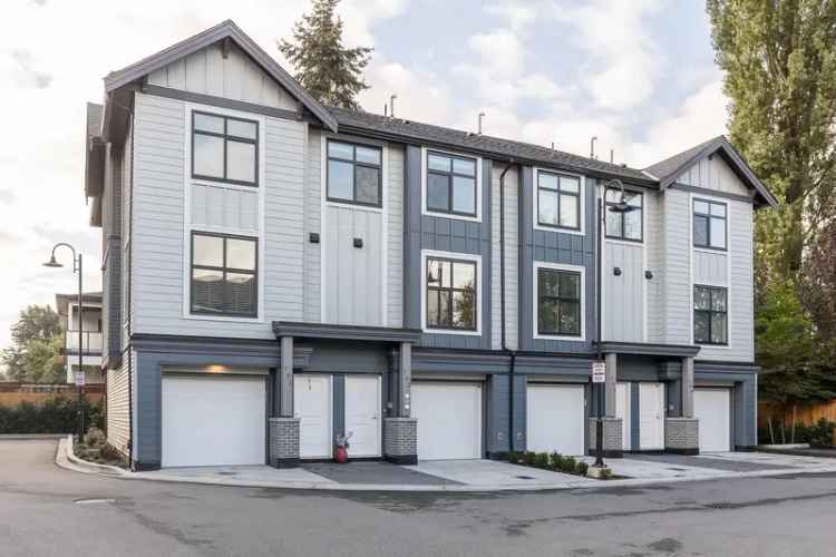 3 Bedroom Townhome in Abbotsford Craftsman Style