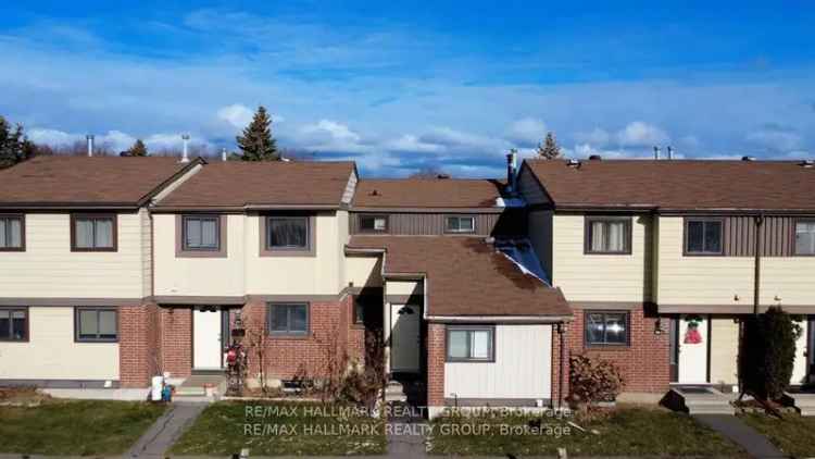 Barrhaven Townhouse Condo Modern Updates Family Friendly