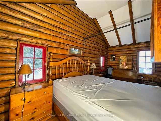 Cottage For Sale in Municipality of Northern Bruce Peninsula, Ontario