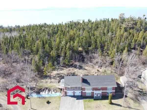 5 Bedroom Bungalow with Double Garage and River Views