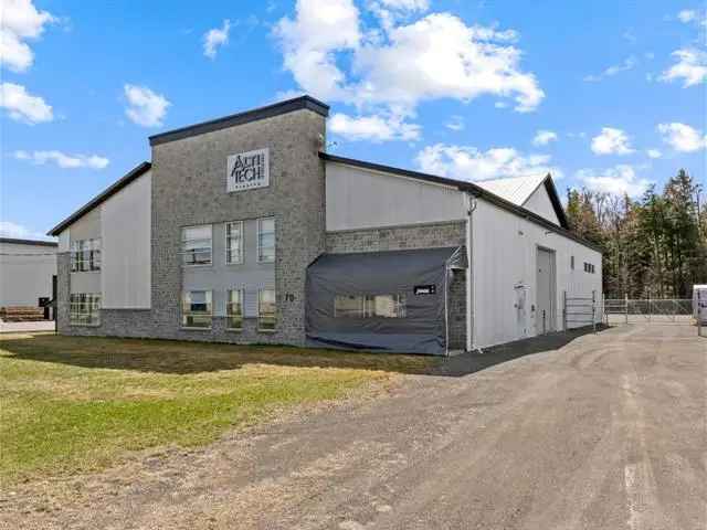 Commercial Building Office for Sale Lanoraie