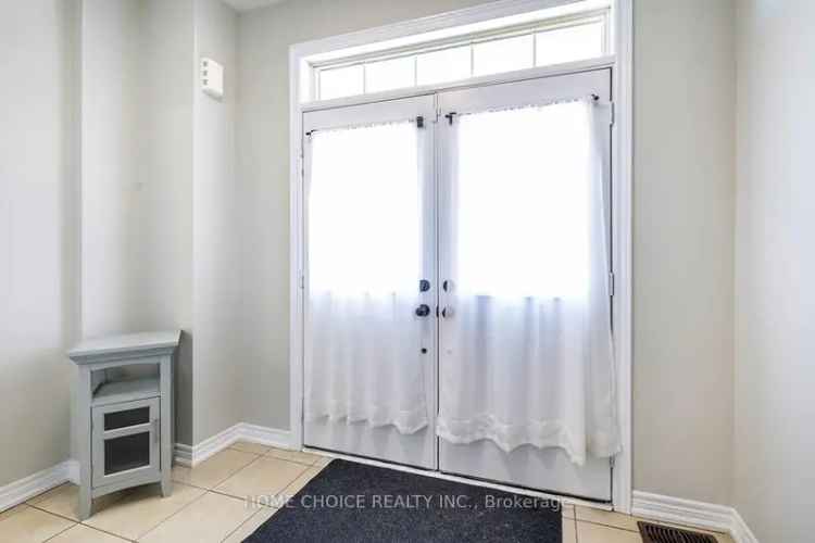 4 Bedroom Detached Home in Newcastle with Ensuite and Walk-in Closets