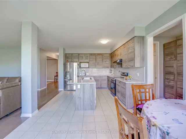 Niagara Falls Four-Bedroom Home - Spacious Kitchen Fireplace Double Garage