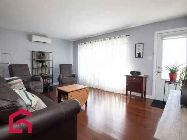 6 Bedroom Bungalow for Sale Renovated