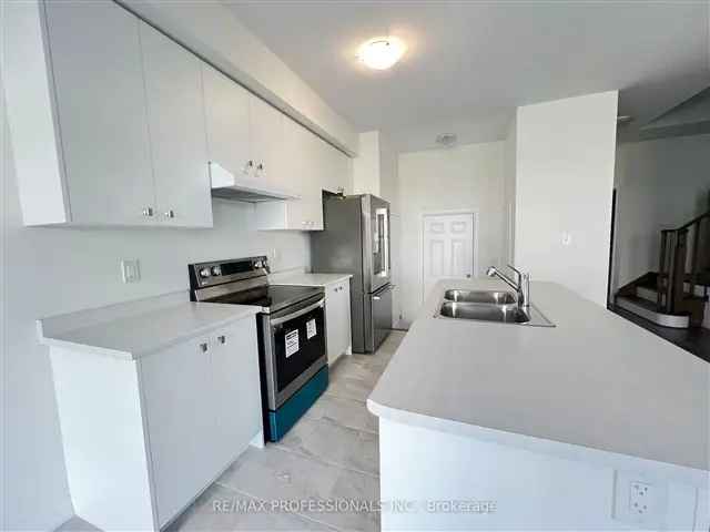 Brand New Caledonia Townhouse 3 Beds 3 Baths Near Amenities