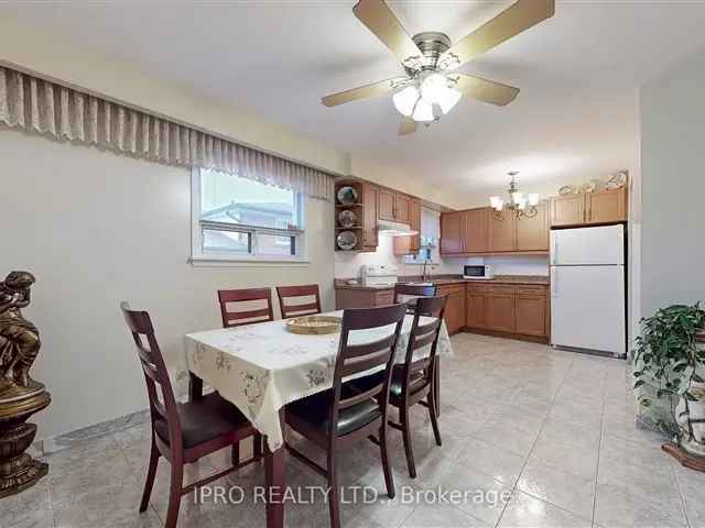 House For Sale in Vaughan, Ontario