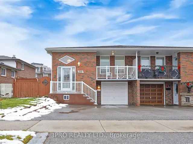 Charming 3-Bedroom Semi-Detached Bungalow West Woodbridge