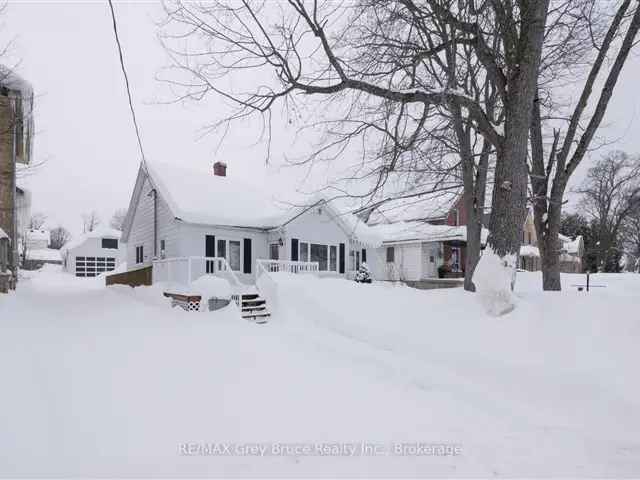 House For Sale in 412, Scott Street, Wiarton, Ontario