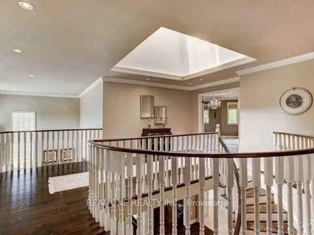 Beautiful Luxury Executive Home For Lease in Flamingo Road