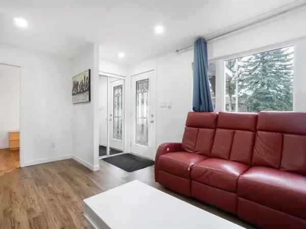 Brossard Bungalow Near REM Station 3 Bedroom Renovated Home