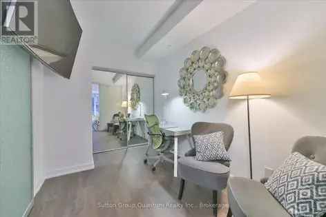 2 rooms apartment of 157 m² in Toronto