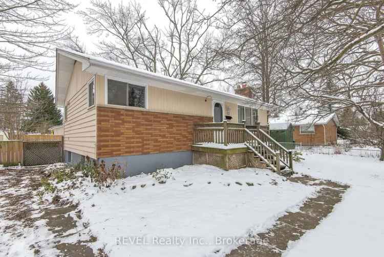 Buy bungalow in Dain City with fenced yard and spacious back deck